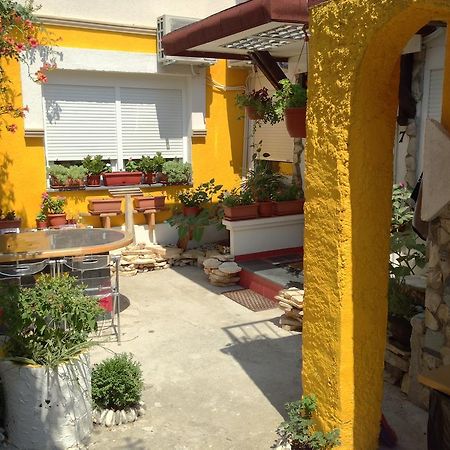 Guesthouse 7Even Mostar Esterno foto