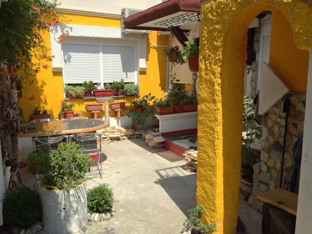 Guesthouse 7Even Mostar Esterno foto